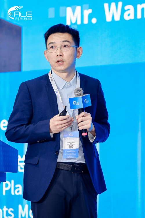 2025 ALE 车灯展：华为智能车灯点亮用户智能新体验